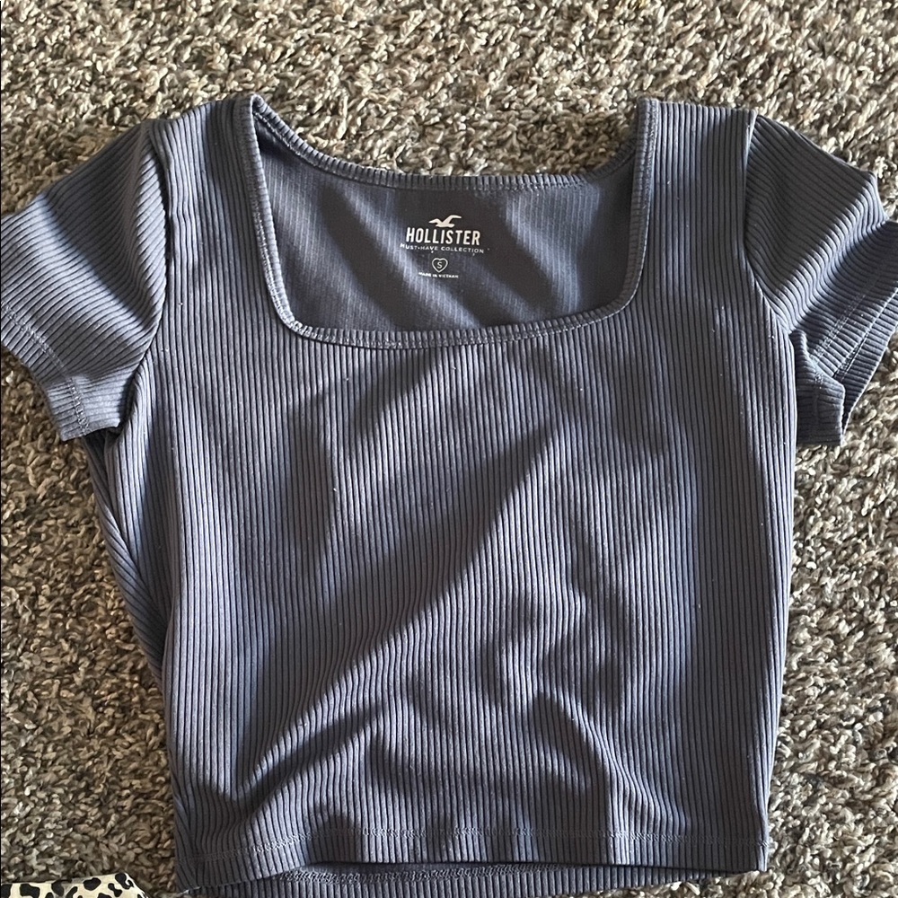 Hollister Women's Blue Ribbed Crop Top